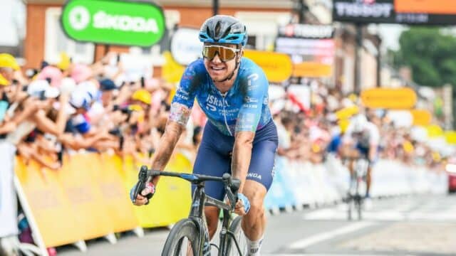 Tour de Francia 2022 etapa 5 Simon Clarke líder Wout van Aert